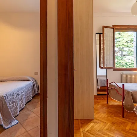 Appartamento Casa Del Sole Venice Lido Sleep Up To 6, 2 Bathrooms,1 Minute From The