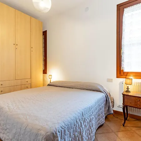 Casa Del Sole Venice Lido Sleep Up To 6, 2 Bathrooms,1 Minute From The Appartamento