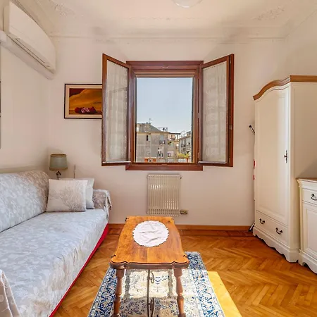 Casa Del Sole Venice Lido Sleep Up To 6, 2 Bathrooms,1 Minute From The Beach * Венеция-Лидо