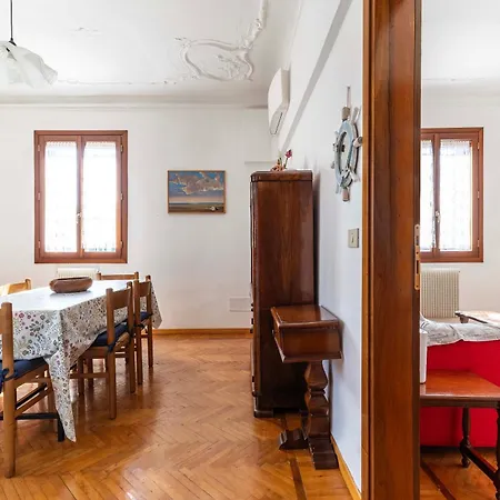 Casa Del Sole Venice Lido Sleep Up To 6, 2 Bathrooms,1 Minute From The Beach