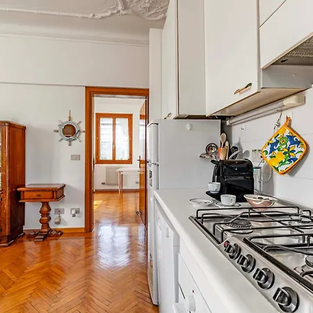 Casa Del Sole Venice Lido Sleep Up To 6, 2 Bathrooms,1 Minute From The Beach *