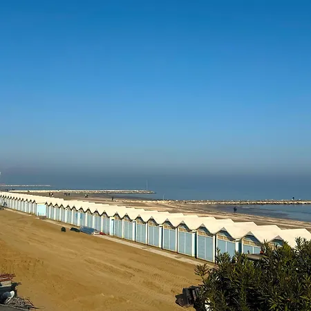 Casa Del Sole Venice Lido Sleep Up To 6, 2 Bathrooms,1 Minute From The Beach