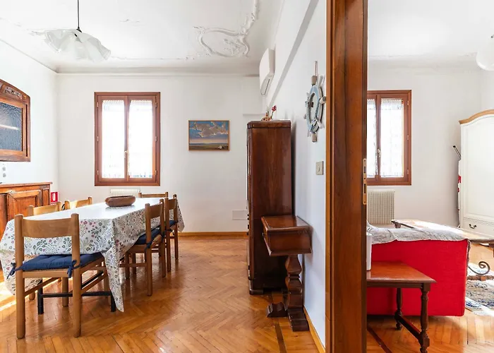 Casa Del Sole Venice Lido Sleep Up To 6, 2 Bathrooms,1 Minute From The Beach