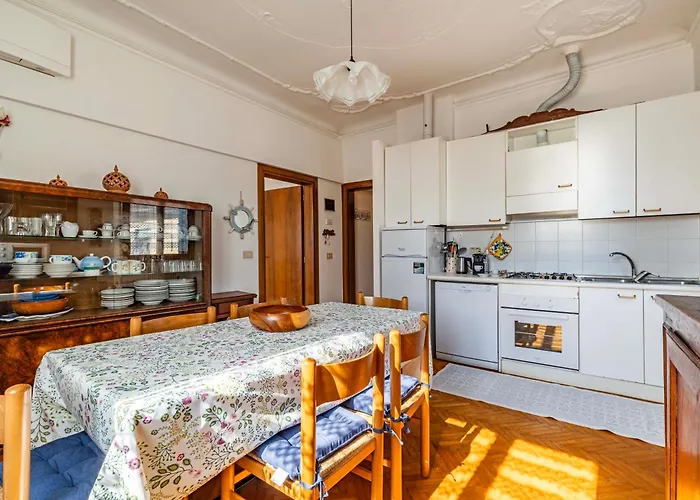 Casa Del Sole Venice Lido Sleep Up To 6, 2 Bathrooms,1 Minute From The Beach *