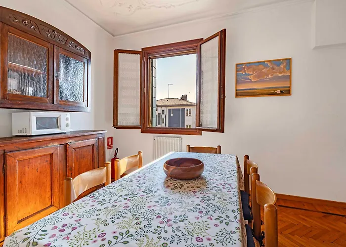 Casa Del Sole Venice Lido Sleep Up To 6, 2 Bathrooms,1 Minute From The Beach Апартаменты Венеция-Лидо