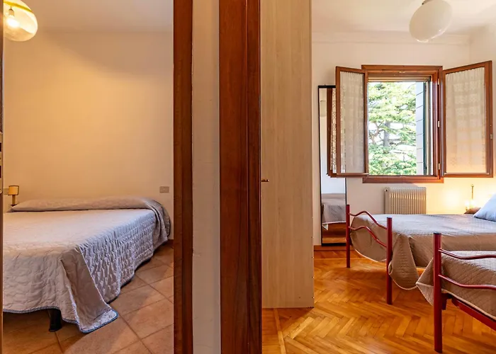 Апартаменты Casa Del Sole Venice Lido Sleep Up To 6, 2 Bathrooms,1 Minute From The Beach