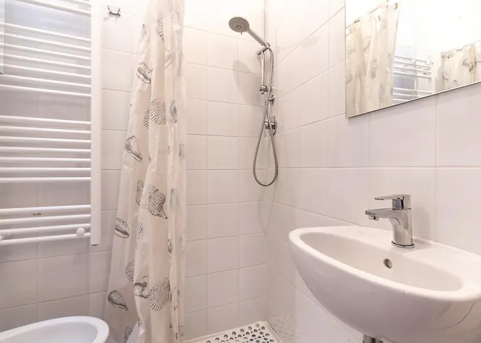 Casa Del Sole Venice Lido Sleep Up To 6, 2 Bathrooms,1 Minute From The Beach Венеция-Лидо