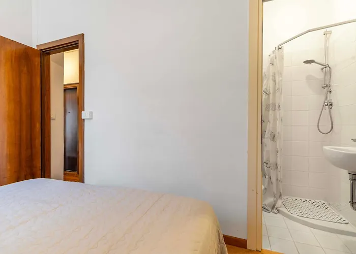Апартаменты Casa Del Sole Venice Lido Sleep Up To 6, 2 Bathrooms,1 Minute From The Beach Венеция-Лидо
