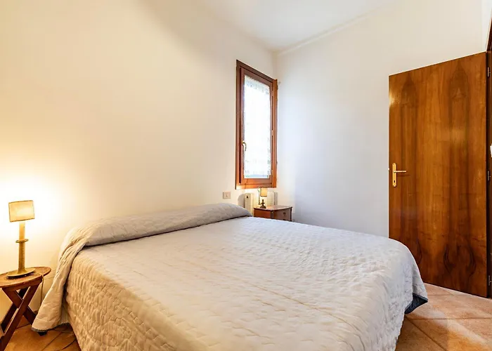 Апартаменты Casa Del Sole Venice Lido Sleep Up To 6, 2 Bathrooms,1 Minute From The Beach