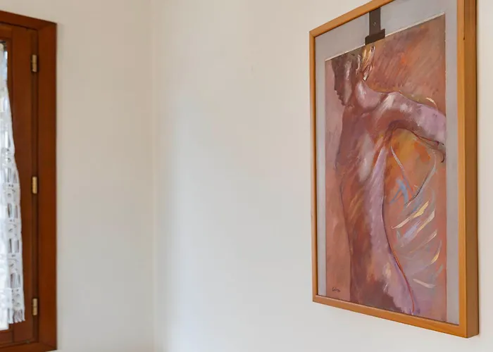 Апартаменты Casa Del Sole Venice Lido Sleep Up To 6, 2 Bathrooms,1 Minute From The Beach Венеция-Лидо